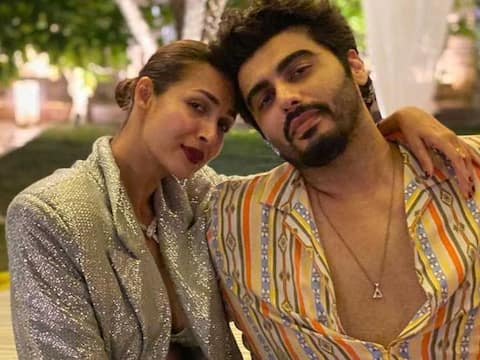जब Arjun Kapoor से 10 साल के उम्र के फासले पर बोली थीं Malaika Arora, जानिए कैसे दिया था करारा जवाब जब Arjun Kapoor से 10 साल के उम्र के फासले पर बोली थीं Malaika Arora, जानिए कैसे दिया था करारा जवाब