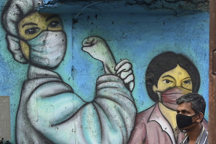 केंद्रीय स्वास्थ्य मंत्रालय ने बताया कि आठ राज्यों में रोजाना नए मामलों की संख्या बढ़ रही है.