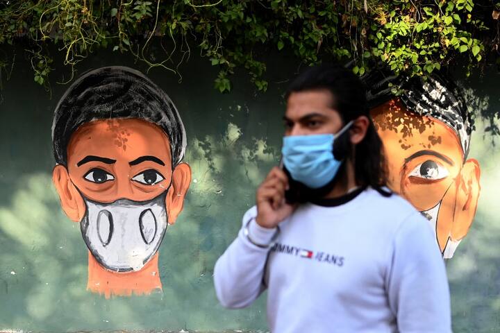 महाराष्ट्र में सोमवार को संक्रमण के नए मामलों की संख्या फिर 15 हजार से ज्यादा हो गई.