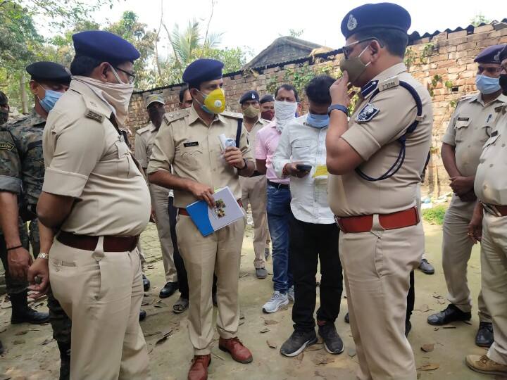 सामूहिक आत्महत्या कांड की गुत्थी सुलझाने में जुटी सुपौल पुलिस, हर एंगल से कर रही है जांच Bihar: Supaul police is investigating every angle in the mass suicide scandal ann सामूहिक आत्महत्या कांड की गुत्थी सुलझाने में जुटी सुपौल पुलिस, हर एंगल से कर रही है जांच