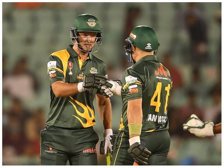 Road Safety World Series: बांग्लादेश को 10 विकेट से हराकर दक्षिण अफ्रीका ने हासिल किया सेमीफाइनल का टिकट Road Safety World Series: South Africa clinches semi-final ticket by defeating Bangladesh by 10 wickets Road Safety World Series: बांग्लादेश को 10 विकेट से हराकर दक्षिण अफ्रीका ने हासिल किया सेमीफाइनल का टिकट