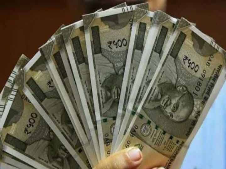 Vastu Tips: भूलकर भी न रखें पर्स में ये चीजें, रुक जाएगा धन का आना These things should never be in your purse, know what are the rules of Vastu Vastu Tips: भूलकर भी न रखें पर्स में ये चीजें, रुक जाएगा धन का आना