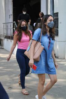 पति Varun Dhawan हैं शूटिंग में व्यस्त, जेठ और जेठानी के साथ लंच करने निकलीं नताशा दलाल, देखें तस्वीरें