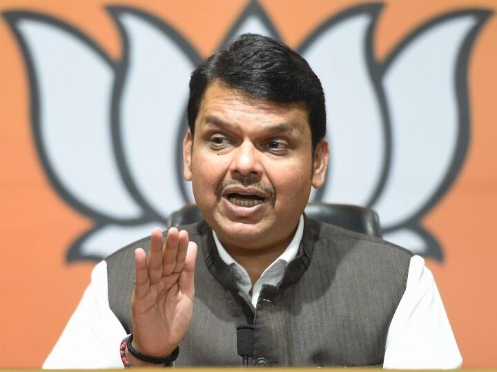Phone Tap Case registered against unknown person in cyber cell Devendra Fadnavis may be questioned ANN फोन टैप मामला: अज्ञात व्यक्ति के खिलाफ सायबर सेल में मामला दर्ज, फडणवीस से हो सकती है पूछताछ