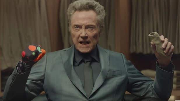 ऑस्कर अवार्ड जीतने वाले क्रिस्टोफर वॉकर इतने बड़े एक्टर होने के बाद भी खुद मोबाइल के साथ-साथ कम्पयूटर का भी यूज नहीं करते.