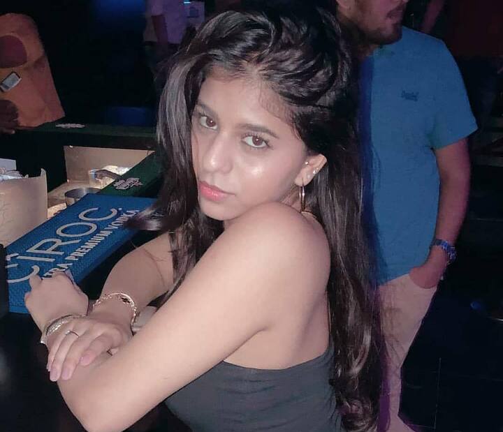सुहाना को डांस का भी बहुत शौक है. वह कोरियोग्राफर श्यामक दावर के डांस स्कूल से भी डांस सीख चुकी हैं.