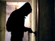 सुल्तानपुर में एक ही रात में हुई तीन घरों में चोरी, पुलिस कर रही अपराधियों की तलाश