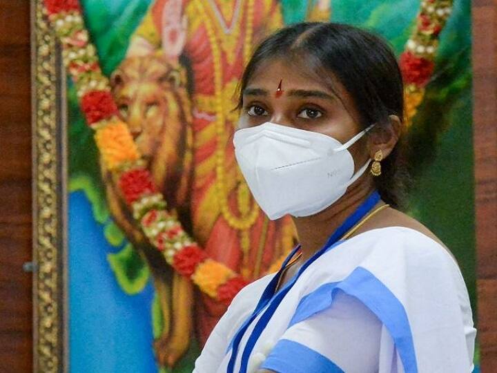 Corona in Maharashtra: बुधवार को दर्ज नए मामलों में 61 फीसदी केस महाराष्ट्र से, दिन पर दिन खराब होते हालात Corona in india: Maharashtra account for 61 per cent of Indias total new cases Corona in Maharashtra: बुधवार को दर्ज नए मामलों में 61 फीसदी केस महाराष्ट्र से, दिन पर दिन खराब होते हालात