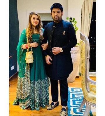 कॉमेडियन कपिल शर्मा अपनी पत्नी और बच्चे के साथ बड़ी ही सुकून भरी लाइफ जीते हैं. मुंबई में वो एक बड़े और सुंदर घर में रहते हैं. और साथ ही उनका पंजाब में भी एक शानदार फार्महाउस है.