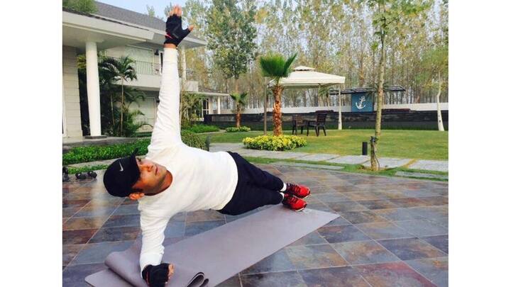 कपिल ने अपने घर को बहुत ही खूबसूरत तरीके से सजाया है. उनके घर में एक गज़ेबो और स्विमिंग पूल भी है.