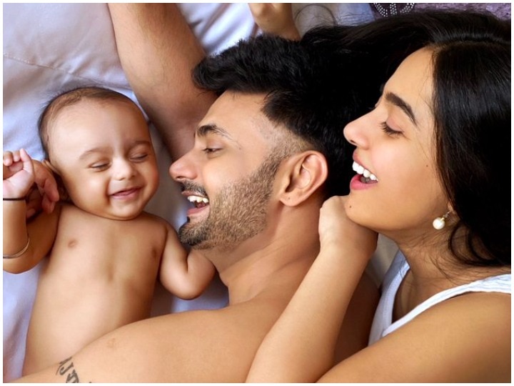Amrita Rao shares her son Veers first photo on social media अभिनेत्री Amrita Rao के बेटे Veer की पहली तस्वीर आई सामने, क्यूट Smile ने जीता फैंस का दिल
