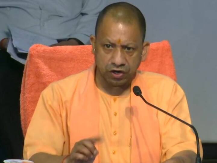 Pratapgad Major action of government in poisonous liquor case CO including ASP suspended प्रतापगढ़: जहरीली शराब मामले में योगी सरकार की बड़ी कार्रवाई, ASP समेत CO निलंबित