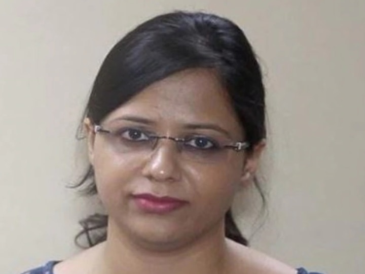 IAS Success Story: After graduating from IIT Shanu started working in a foreign company suddenly she take decision for UPSC IAS Success Story: आईआईटी से ग्रेजुएशन करने के बाद विदेशी कंपनी में जॉब करने लगीं, अचानक यूपीएससी के खयाल ने बदली शानू की जिंदगी