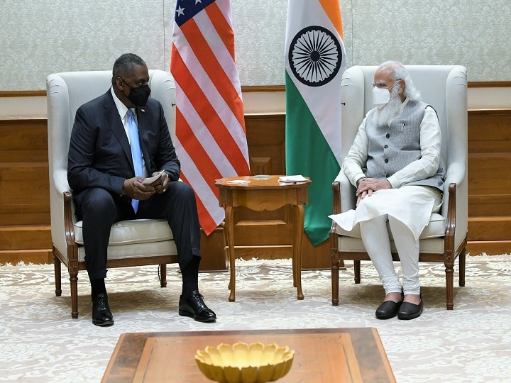 PM Modi meets US defence secretary Lloyd Austin says committed to our strategic partnership अमेरिकी रक्षा मंत्री लॉयड ऑस्टिन से मिले PM मोदी, द्विपक्षीय रक्षा संबंध मजबूत करने पर जताई प्रतिबद्धता