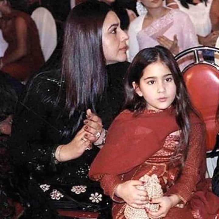 वैसे जब तलाक के बाद सैफ ने करीना से दूसरी शादी की ओर कदम बढ़ाया तो सबकी निगाहें अमृता सिंह के रिएक्शन पर थीं. इस बारे में सैफ-अमृता की बेटी सारा ने एक इंटरव्यू में दिलचस्प बात शेयर की थी.
