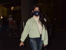 मुंबई एयरपोर्ट पर कुछ इस अंदाज में नजर आईं Janhvi Kapoor, देखें तस्वीरें