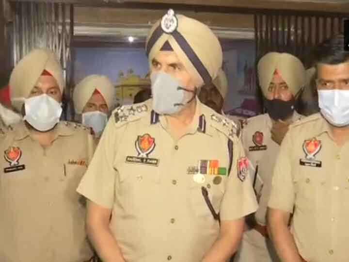 Two Nihangs attacked police with sword both killed in encounter two SHOs injured निहंगों ने पुलिस पर किया तलवार से वार, एनकाउंटर में दोनों हमलावर ढेर, दो SHO घायल