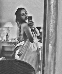 ब्रेकअप के बाद Bold हुईं टीवी की संस्कारी बहू आशा नेगी, ये ग्लैमरस तस्वीरें हो रही हैं वायरल