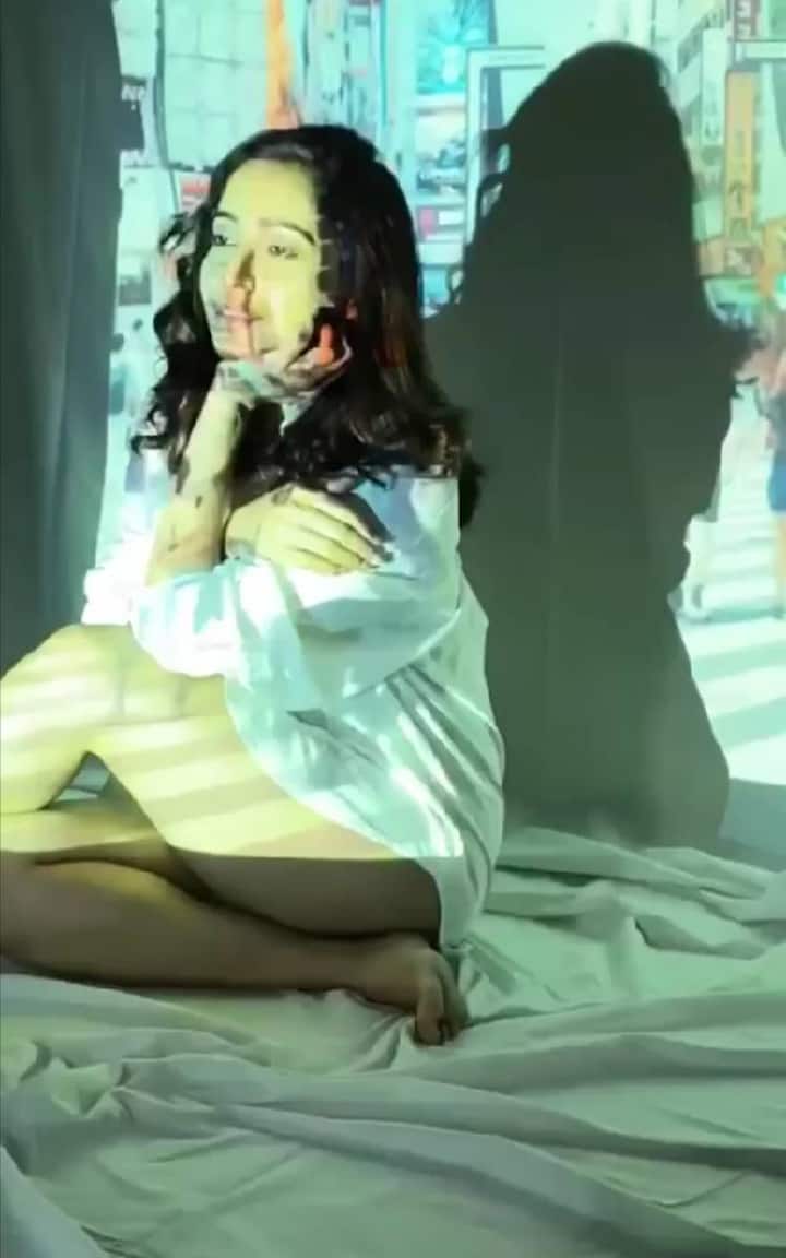 आशा नेगी का ये फोटोशूट सोशल मीडिया पर धमाल मचा रहा है. 