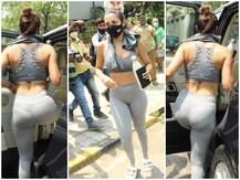 In Pics: वर्कआउट से बाद टी शर्ट उतारकर पसीना पोछती मलाइका अरोड़ा को देखने के लिए लगी भीड़, दौड़कर गाड़ी में बैठीं एक्ट्रेस