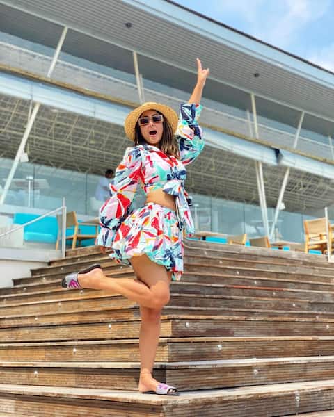 Hina Khan ने सुपर स्टाइलिश ड्रेस में समंदर किनारे फिर दिखाया बोल्ड अंदाज, देखें तस्वीरें Hina Khan ने सुपर स्टाइलिश ड्रेस में समंदर किनारे फिर दिखाया बोल्ड अंदाज, देखें तस्वीरें