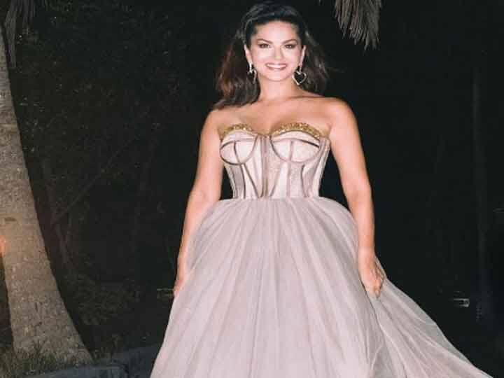Sunny Leone की सोशल मीडिया पर जबदरस्त फैन फॉलोइंग है. अक्सर सोशल मीडिया पर उनके के फोटोज और वीडियोज वायरल होते दिखाई देते हैं. ऐसी ही एक बार फिर हुआ है.