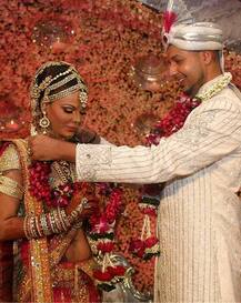 स्वयंवर रचाएंगी अर्शी खान, जानिए इससे पहले किन स्टार्स ने रचाया स्वयंवर और रीयल लाइफ में शादी की या नहीं...