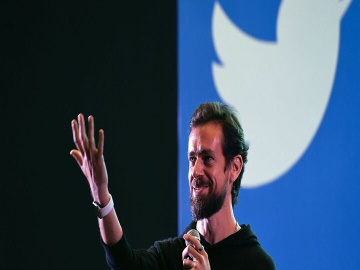 Twitter CEO sold his first tweet, sold as non-fungible token for $ 2.9 million ट्विटर के सीईओ जैक डॉरसी का पहला ट्वीट 2.9 मिलियन डॉलर में बिका, जानें किसने खरीदा है