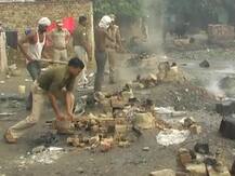 यूपी: शराब ही नहीं सिस्टम भी है 'जहरीला', अफसरों की मिलीभगत से फल-फूल रहा अवैध कारोबार