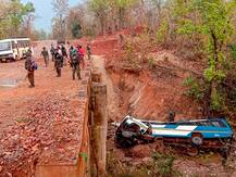 छत्तीसगढ़ के नारायणपुर में नक्सलियों ने जवानों से भरी बस को उड़ाया, हमले में 5 जवान शहीद, कई जख्मी