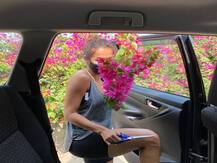 Malaika Arora ने फोटो शेयर कर आखिर क्यों खुद को कहा- ‘फूल चोर’