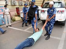 बिहार विधानसभा में विधायकों को लात-जूतों से पीटा गया, तस्वीरें जो करती हैं शर्मसार