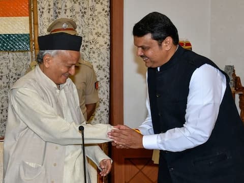 महाराष्ट्र में सियासी घमासान: राज्यपाल से मिलेंगे बीजेपी के बड़े नेता, उद्धव से रिपोर्ट मांग सकते हैं गवर्नर महाराष्ट्र में सियासी घमासान: राज्यपाल से मिलेंगे बीजेपी के बड़े नेता, उद्धव से रिपोर्ट मांग सकते हैं गवर्नर