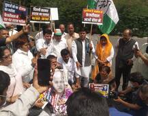 केजरीवाल की नई एक्साइज पॉलिसी पर भड़की कांग्रेस, दिल्ली सरकार के खिलाफ किया विरोध प्रदर्शन