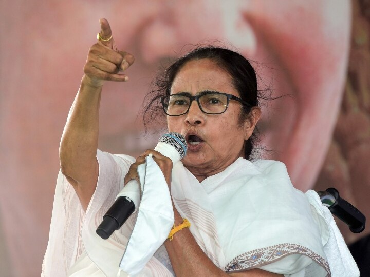 CM Mamata Banerjee told who is the 'outsider' in West Bengal पश्चिम बंगाल में 'बाहरी' कौन है, सीएम ममता बनर्जी के अब खुद बताई इसकी 'परिभाषा'