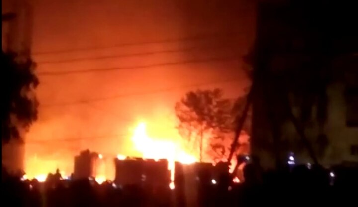 Bihar: Heavy fire in Patna police line, possibility of burning of many weapons ann बिहार: पटना पुलिस लाइन में लगी भीषण आग, कई हथियारों के जलने की संभावना