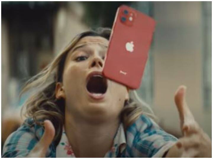 Apple makes new advertisement of iPhone 12 on tabla beats share on social media Apple ने तबला बीट्स पर बनाया iPhone 12 का नया विज्ञापन, सोशल मीडिया पर खूब हो रहा शेयर