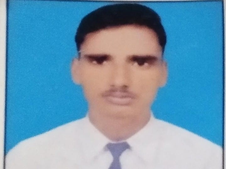 Bihar: Petrol pump worker's son tops Inter exam, father wants to make IAS ann बिहार: पेट्रोल पंप कर्मी के बेटे ने इंटर की परीक्षा में किया टॉप, IAS बनाना चाहते हैं पिता