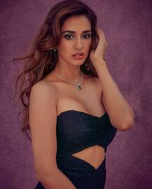 शॉर्ट डेनिम स्कर्ट और बैकलेस टॉप में Disha Patani ने शेयर की तस्वीरें, देखकर 90s के फैशन की आई याद