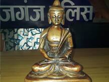 यूपी: दो आरोपियों से पकड़ी गई भगवान बुद्ध की अष्टधातु की मूर्ति, नेपाल बेचने की फिराक में थे
