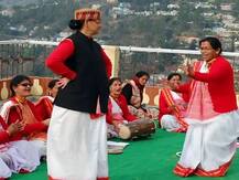 बागेश्वर में दिख रहा है होली का अलग अंदाज, कोरोना गाइडलाइन्स का भी रखा जा रहा है ध्यान