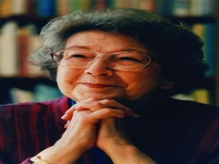 Popular children's book author Beverly Cleary dies at 104 चिल्ड्रन बुक्स की मशहूर लेखिका बेवर्ली क्लीयर का 104 वर्ष की उम्र में हुआ निधन, 'लिविंग लीजेंड' की उपाधि से थीं सम्मानित