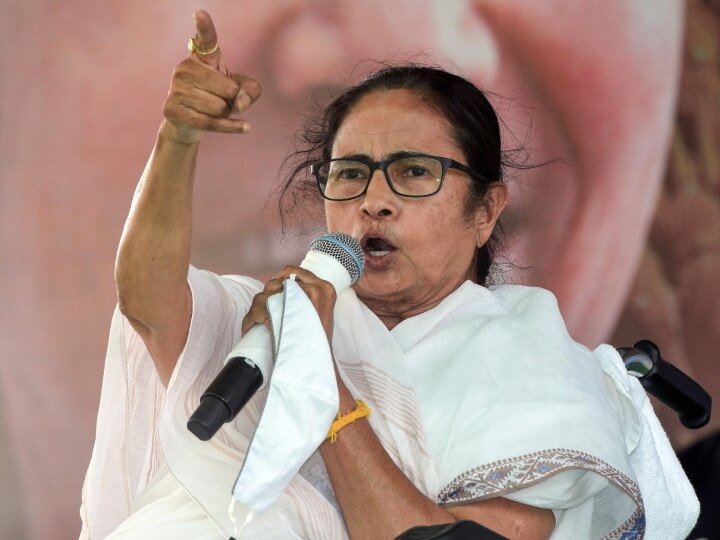 Bengal Elections section 144 came into force in nandigram mamata says goons of other states threatening voters बंगाल: नंदीग्राम में धारा 144 लागू, ममता का आरोप- वोटर्स को धमकाने के लिए दूसरे राज्यों से आए गुंडे