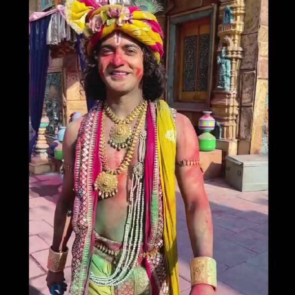 सुमेध ने अपने इंस्टाग्राम अकाउंट पर होली सीन शूट होने की एक वीडियो शेयर की है. 