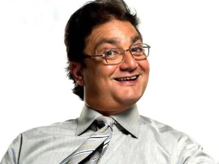 विनय पाठक ने कई सुपरहिट फिल्में दी हैं. फिल्मों के साथ-साथ उन्होंने दुनिया के कई बड़े थिएटर ग्रुप के साथ काम किया हैं. उनका प्ले 'नथिंग लाइक लीयर एंड मैक्सिमम' समेत कई प्ले सुपरहिट हुए हैं.