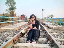 Zareen Khan ने अलग स्टाइल में करवाया फोटोशूट, दिखा नया अंदाज