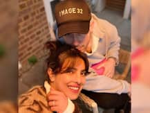 Selfie Of The Day: निक जोनास ने पत्नी प्रियंका चोपड़ा को किया KISS, एक्ट्रेस ने ले ली ये सेल्फी