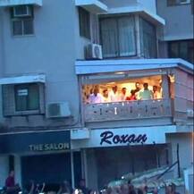 अंदर से बेहद शानदार है Salman Khan का घर, तस्वीरों में देखें दबंग खान का गैलेक्सी अपार्टमेंट