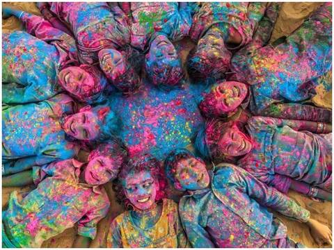 होली पर जरूर आजमाएं रसोई की इन चीजों को, रंगों से स्किन, मुंह, आंख की करेंगी सेफ्टी होली पर जरूर आजमाएं रसोई की इन चीजों को, रंगों से स्किन, मुंह, आंख की करेंगी सेफ्टी