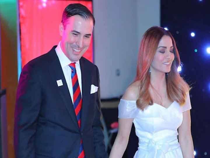 मिस इंडिया रह चुकीं सेलिना जेटली ने बॉलीवुड की फिल्मों में काम किया है जिसमें नो एंट्री, अपना सपना मनी-मनी जैसी फिल्में शामिल हैं. सेलिना ने 2012 में ऑस्ट्रियाई उद्यमी और होटल व्यवसायी पीटर हॉग से शादी कर ली थी.